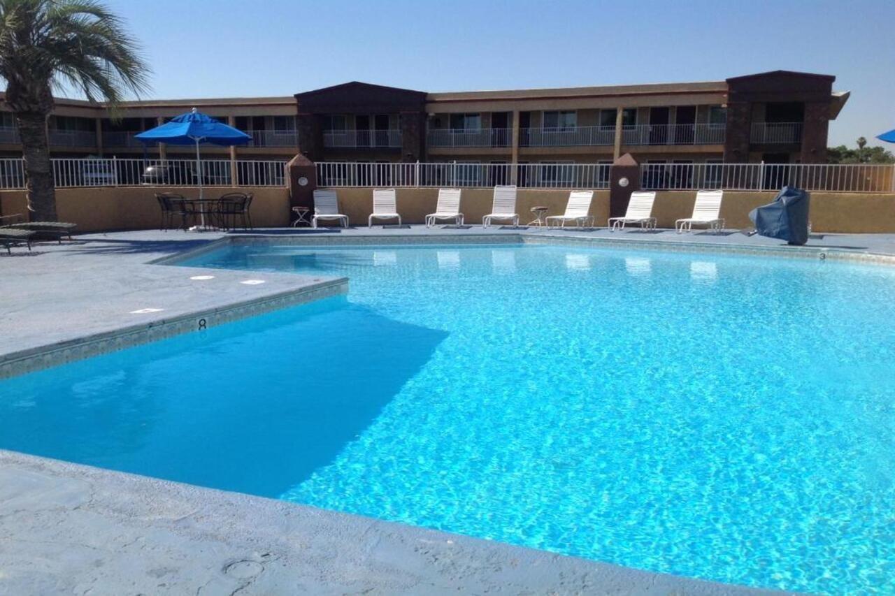 Americas Best Value Inn Hanford Esterno foto